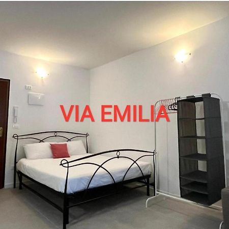 Via Agucchi & Via Emilia Apartments Bologna Ngoại thất bức ảnh
