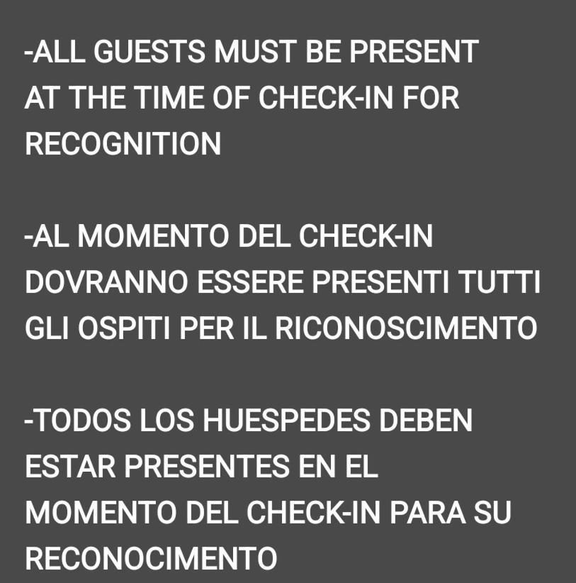 Via Agucchi & Via Emilia Apartments Bologna Ngoại thất bức ảnh
